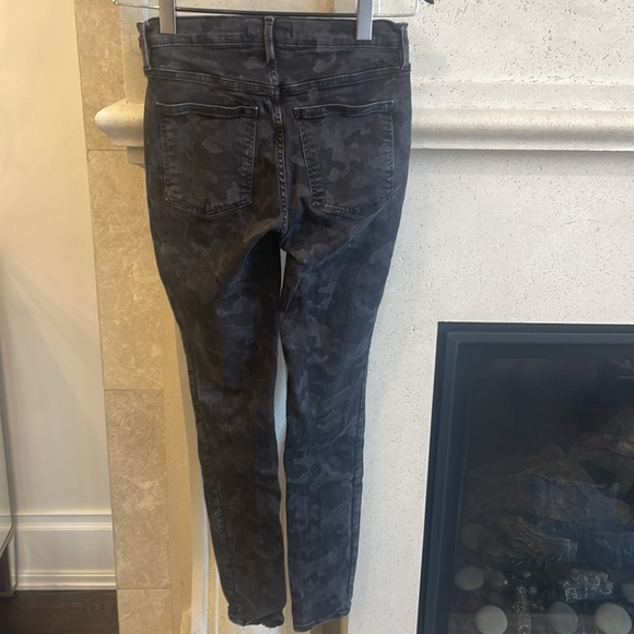 Free people black Camo skinny jeans. Slight stretch. Size 28. Never worn. - Picture 4 of 5